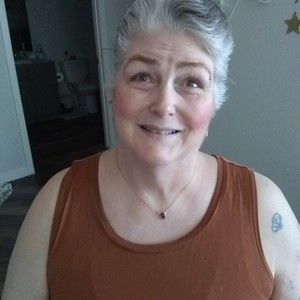 Meet your Posher, Denise